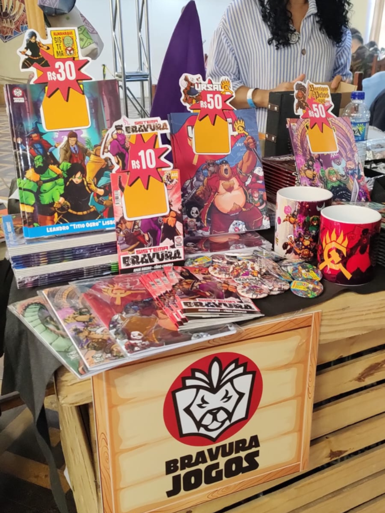 Estande da Bravura Jogos e Titio Ogro no 10º Encontro Iniciativa RPG, no Rio de Janeiro